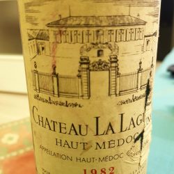 Yıllanmış şarap tatmak…                      La Lagune 1982…