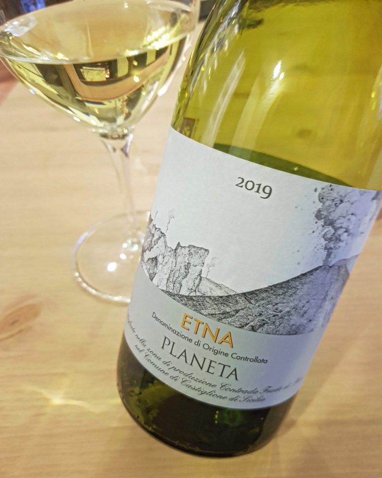 Read more about the article Planeta Etna Bianco 2019